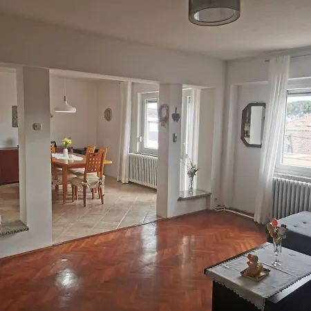 Spacious And Comfortable In A Family House * זאדאר