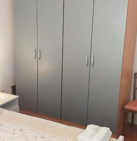 Spacious And Comfortable In A Family House זאדאר