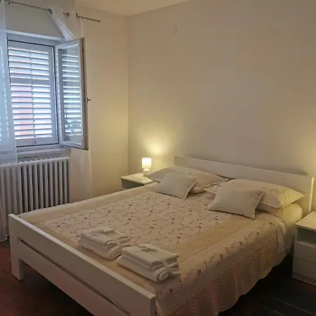דירה Spacious And Comfortable In A Family House זאדאר